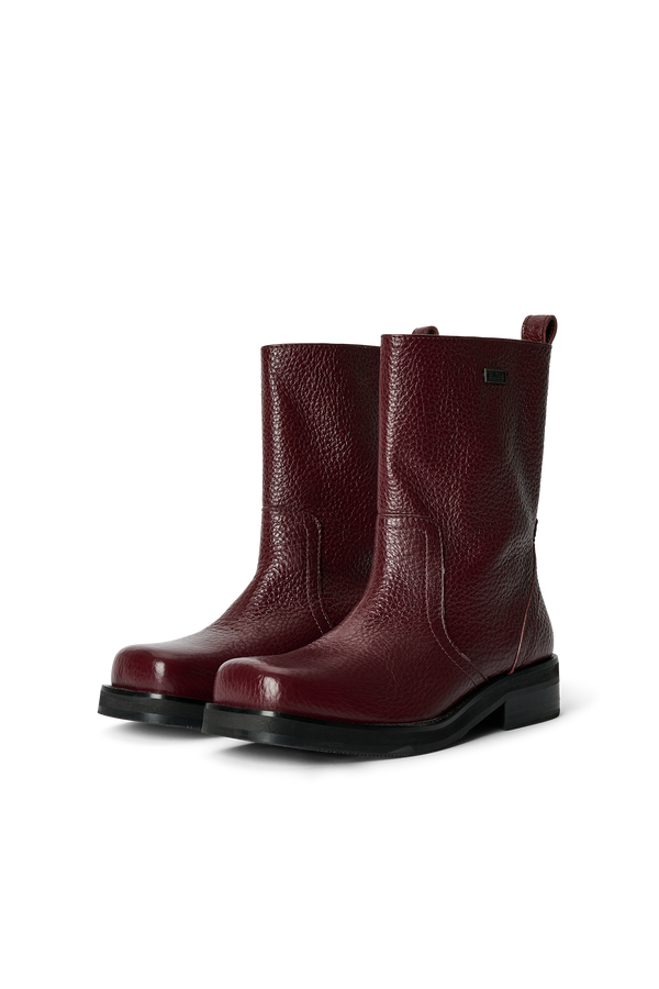 DELAWARE structured leather boots