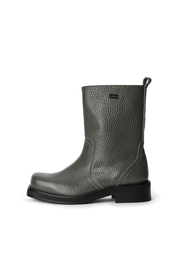 DELAWARE structured leather boots