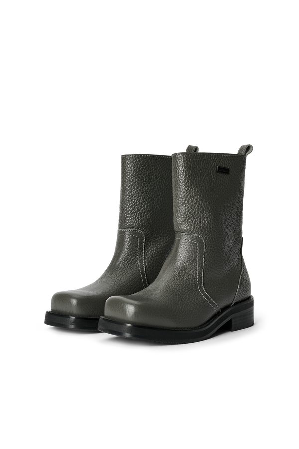 DELAWARE structured leather boots