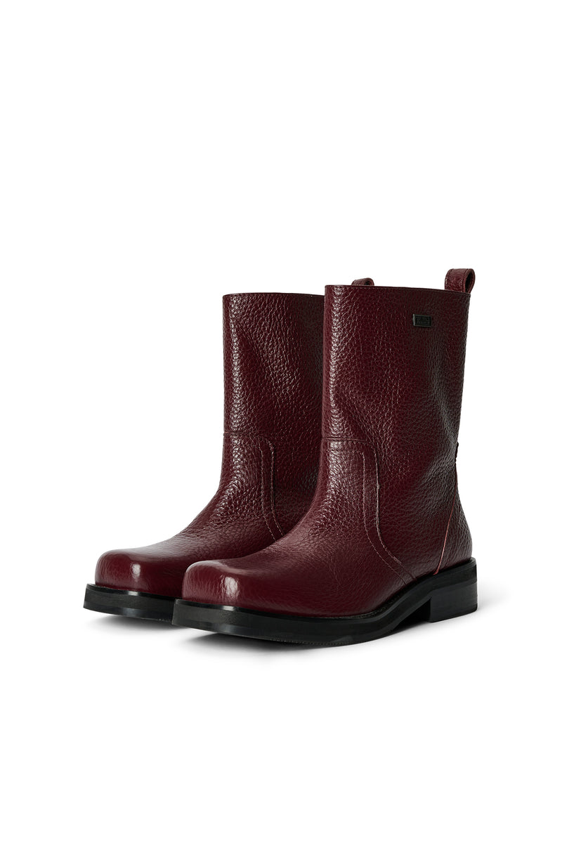 DELAWARE structured leather boots